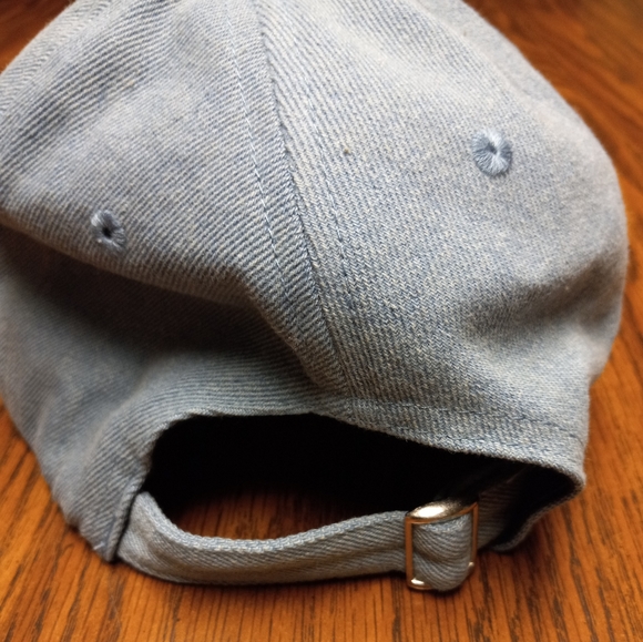 Women's STL Cardinals Buckle Back Cap. - Picture 3 of 4